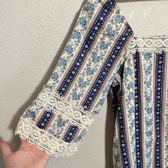 Princess Kaiulani Hawaiian Maxi Floral Dress L 16 Short Sleeves Lace Hem Boho - Picture 5 of 9